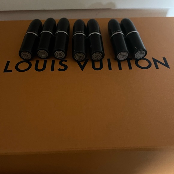 MAC LIPSTICK SET - Picture 2 of 3